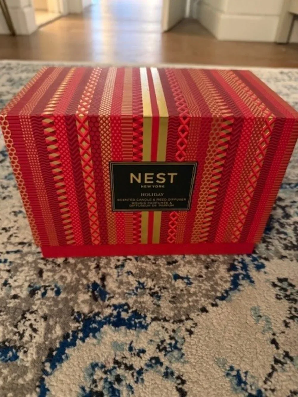 NEW NWT NIB NEST HOLIDAY CANDLE AND DIFFUSER SET